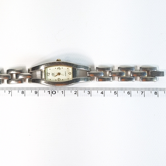 Rochelle Silver Tone Ladies Quartz Wrist Bracelet Watch, New Battery - Picture 9 of 9